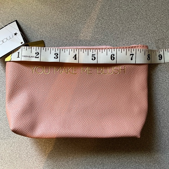 Macy's Pink Makeup Bag NWT - Picture 7 of 9